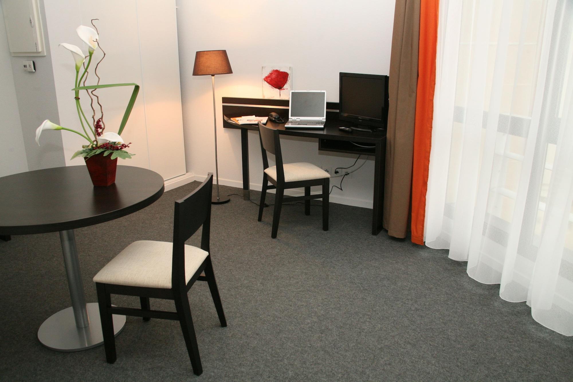 Nemea Appart Hotel Home Suite Nancy Centre Екстериор снимка